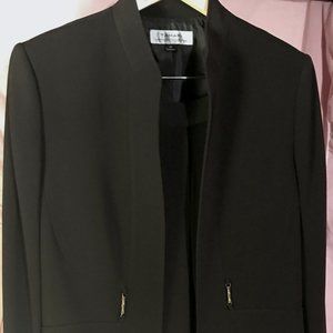 NEW with Tags Tahari by Arthur S. Levine Suit  18